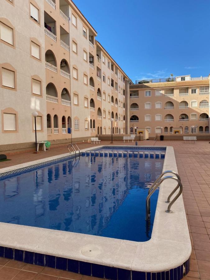 Amazing 2-Bedrooms Apartment With Pool Torrevieja Center Eksteriør bilde