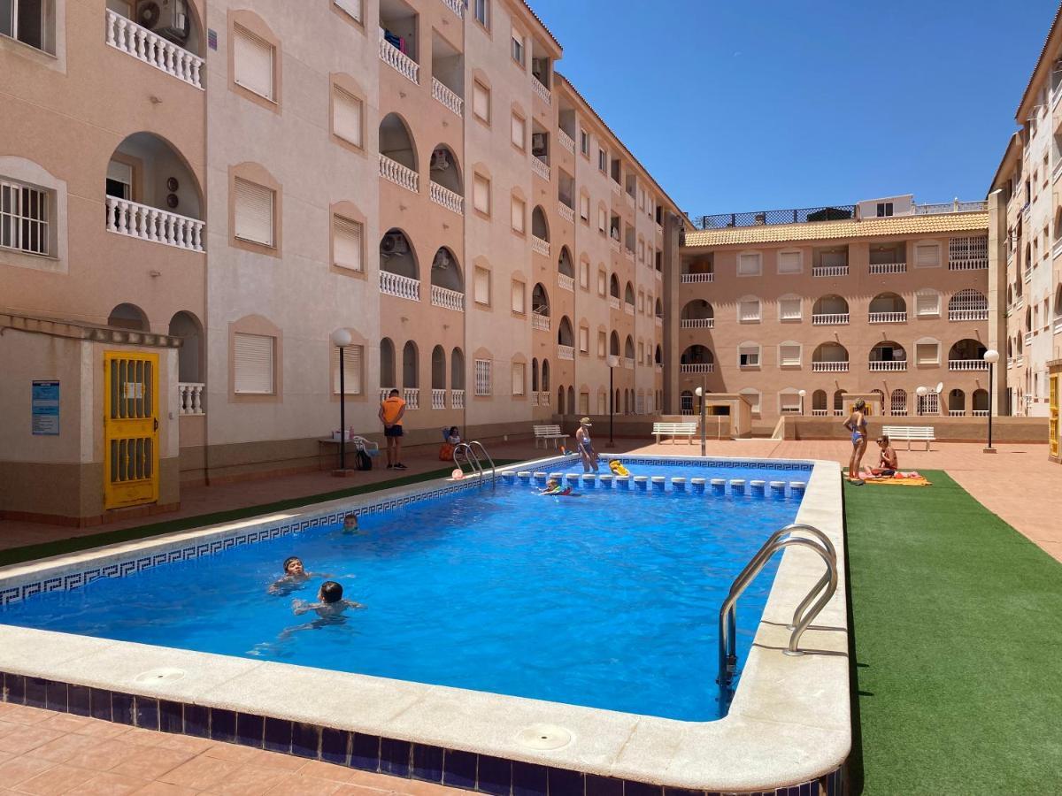 Amazing 2-Bedrooms Apartment With Pool Torrevieja Center Eksteriør bilde