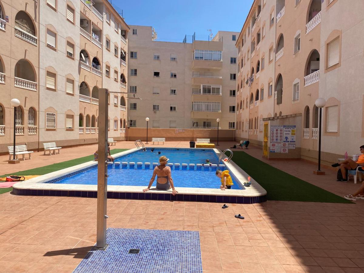 Amazing 2-Bedrooms Apartment With Pool Torrevieja Center Eksteriør bilde