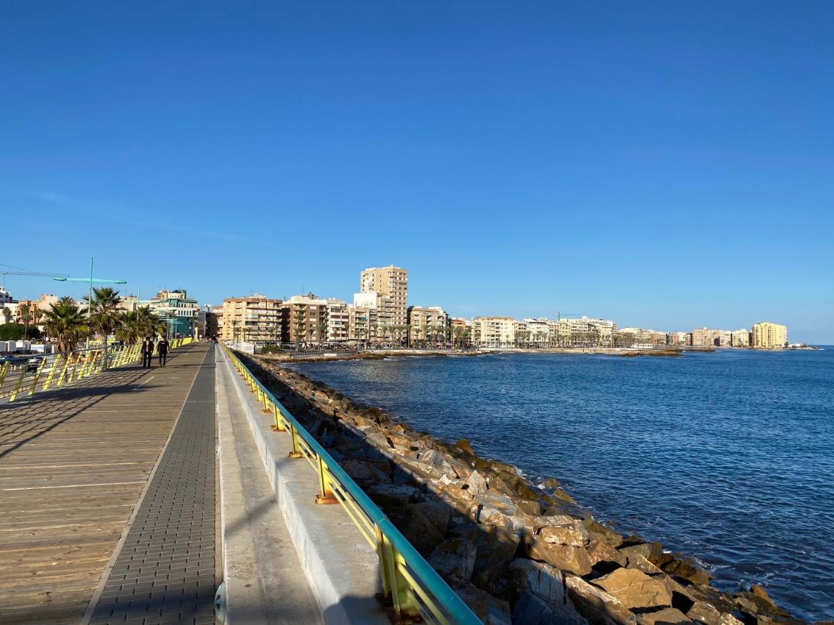 Amazing 2-Bedrooms Apartment With Pool Torrevieja Center Eksteriør bilde